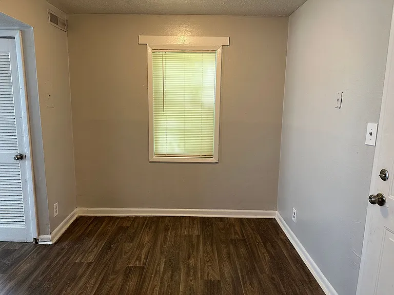 4053 Log Cabin Dr #B-3 — Photo 4
