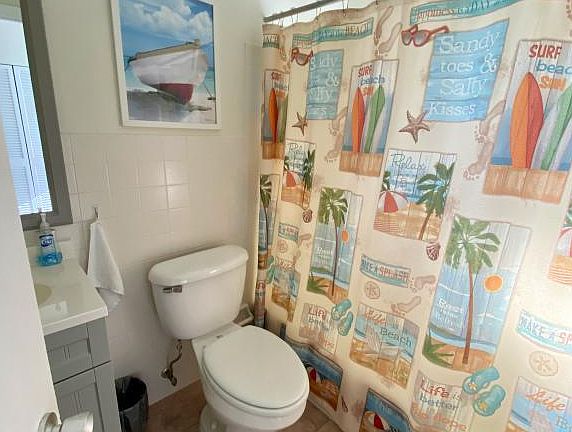 3rd image of 235 Seaview Ct