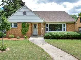 3160 N 82nd St, Milwaukee, WI 53222