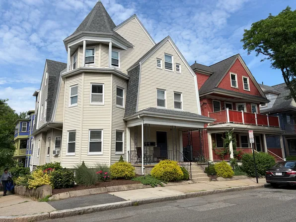 11 Pembroke St APT 2, Somerville, MA 02145
