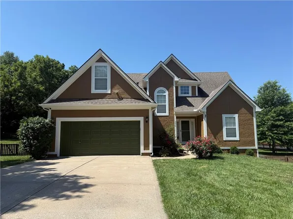 5816 NE Diamond Ct, Lees Summit, MO 64064