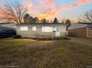 33329 Cheryl St, Clinton Township, MI 48035