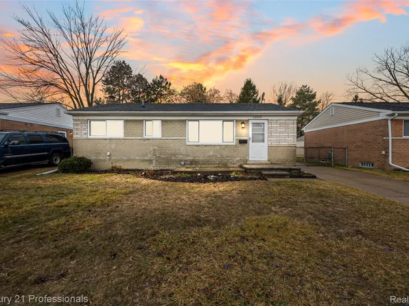 33329 Cheryl St, Clinton Township, MI 48035