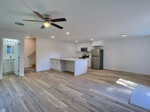 2nd image of 1051 Greenfield Dr #2