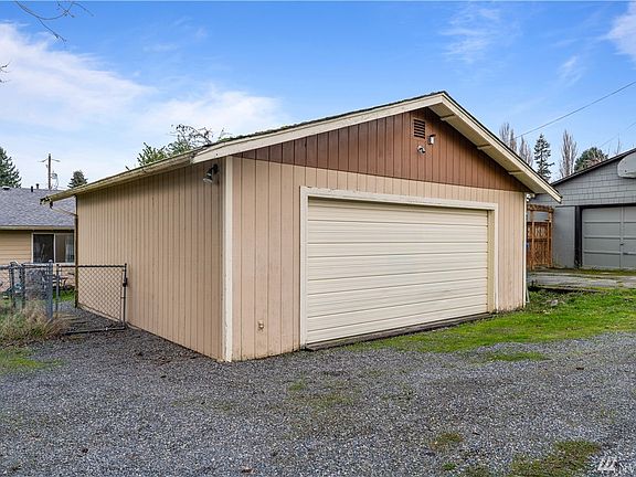 Nice large detached garage off of the alley.
