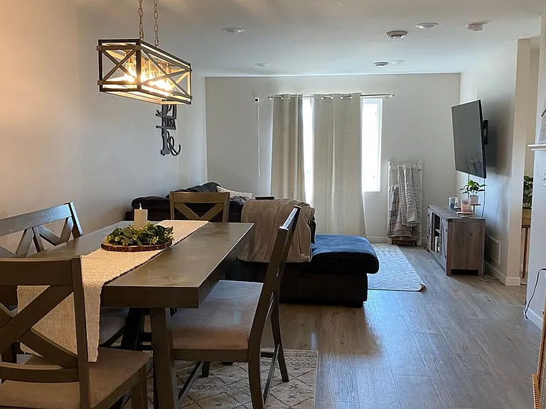 839 Thames Ct — Photo 6