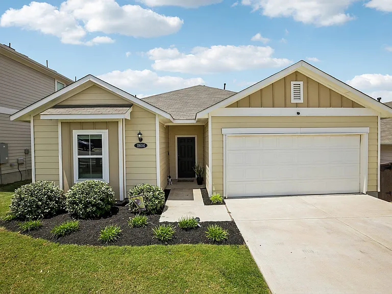 11604 Comano Dr — Photo 4