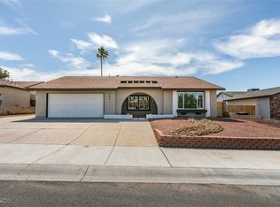 706 Greenway Rd, Henderson, NV 89002