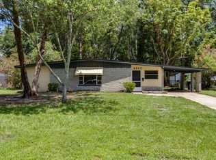 8057 Chateau Dr S, Jacksonville, FL 32221