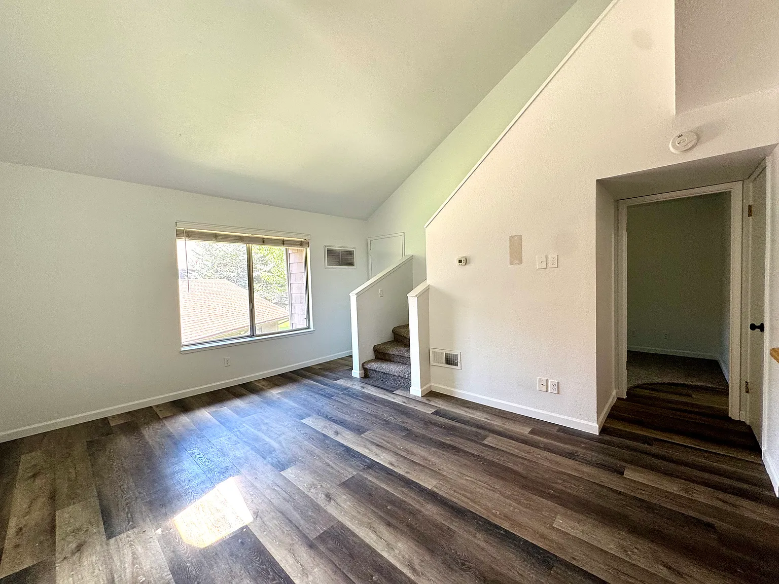 2 bed, 827 sqft, $1,700 — Photo 3