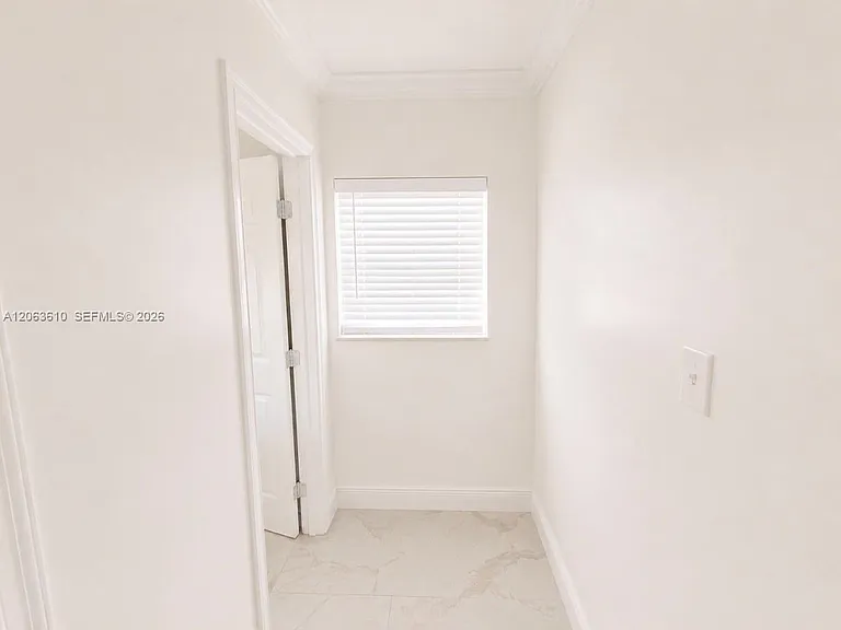 6049 SW 39th St — Photo 15