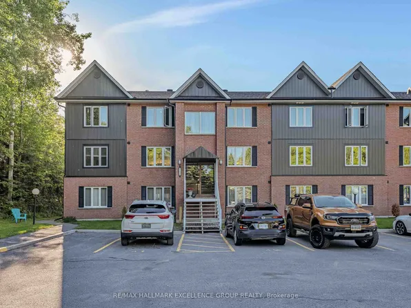 216 Edwards St #4A, Clarence Rockland, ON K4K 1H7