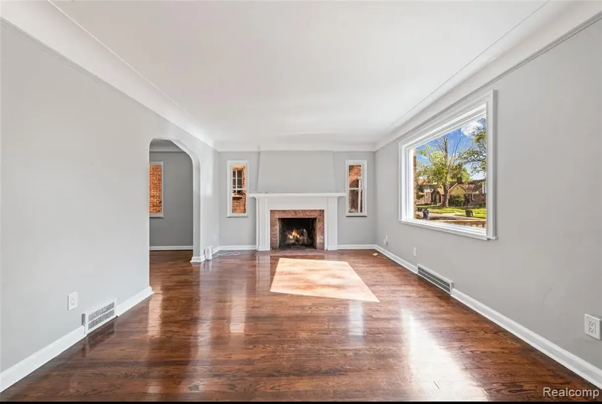 3 bed, 1483 sqft, $1,700 — Photo 4