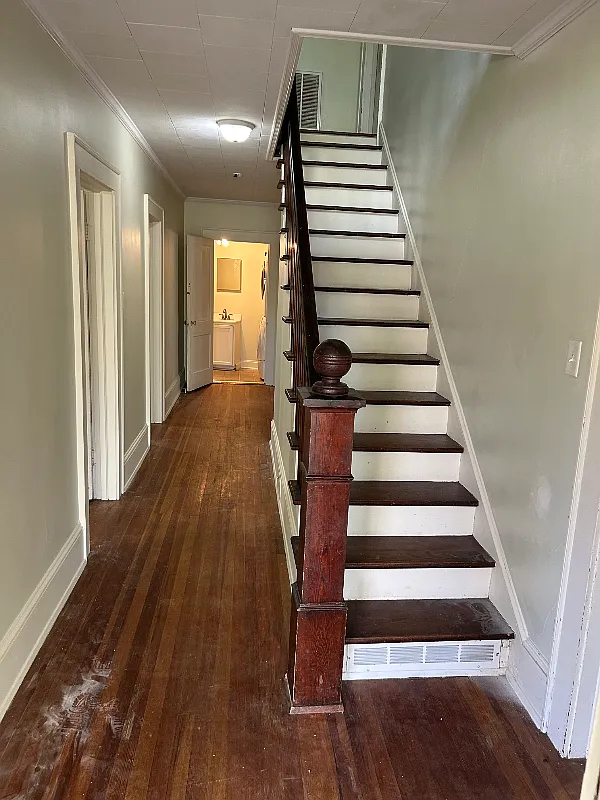 Farm House — Photo 1