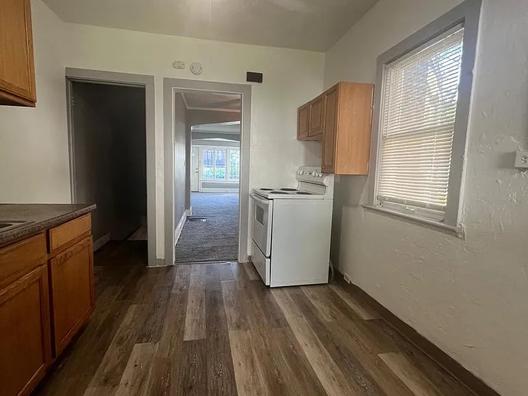 3244-3246 Sycamore Rd — Photo 5