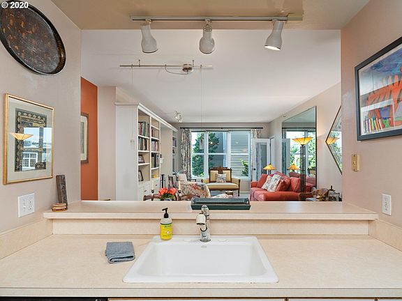 4th image of 1616 S Harbor Way