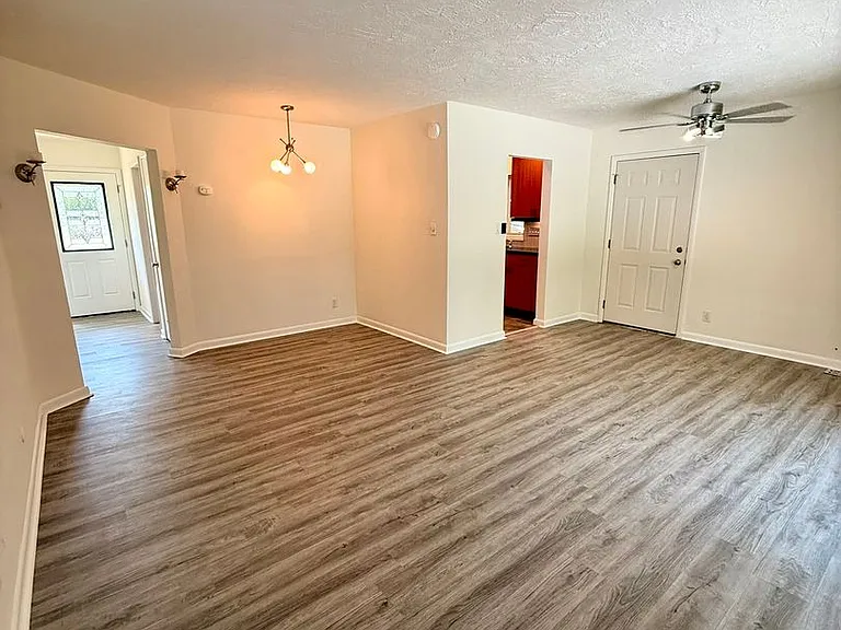 645 Brookfield Rd — Photo 1