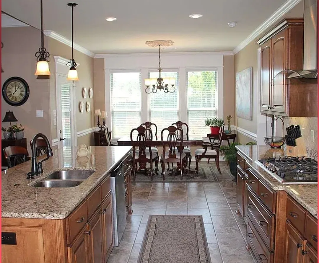 4 bed, 2324 sqft, $2,895 — Photo 4