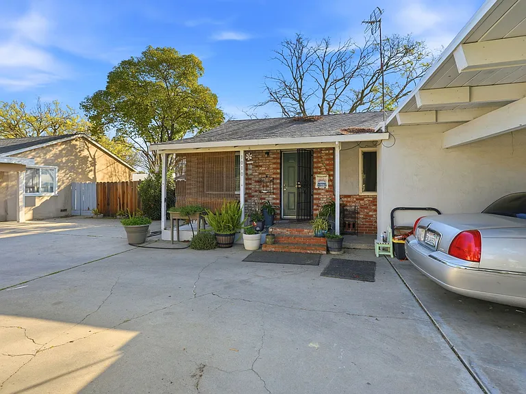 1008 Gemini Ct #2 — Photo 22