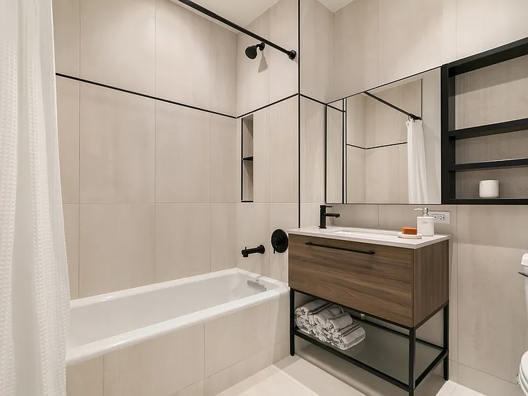 860 Lorimer St #3D — Photo 4