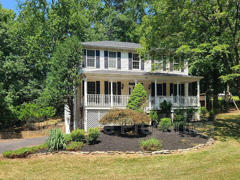 4 bed, 2.5 bath, 2052 sqft, $2,950 — Photo 1