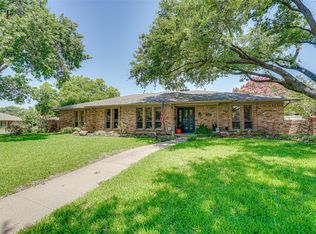 4237 Royal Ridge Dr, Dallas, TX 75229
