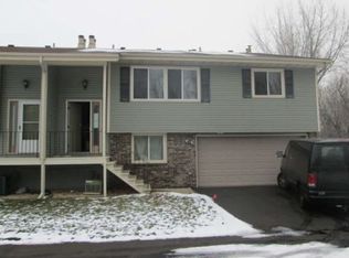 6858 Sandlewood Rd, Woodbury, MN 55125