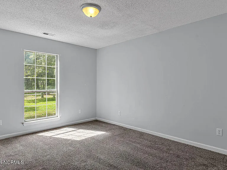 103 Carriage Hills Ct — Photo 22