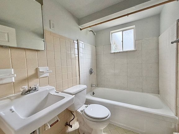 5th image of 2404 Banning Rd #9