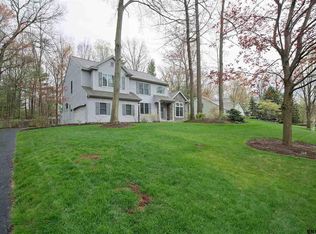 25 Coventry Dr, Clifton Park, NY 12065