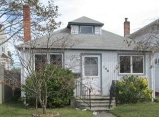 145 Radcliffe Rd, Island Park, NY 11558