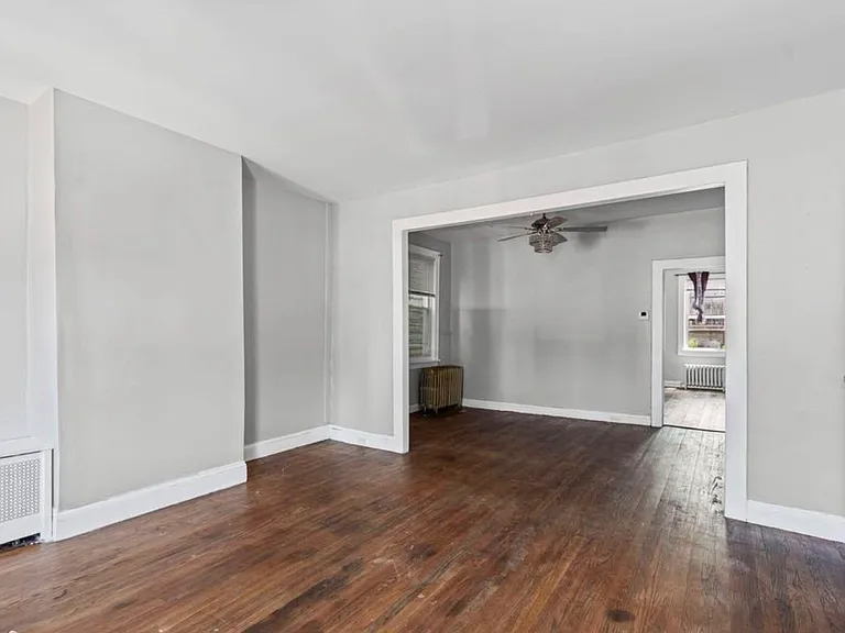 546 2nd St #1 — Photo 3