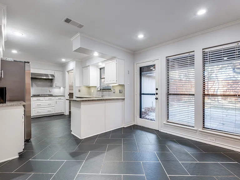 6611 Mimms Dr — Photo 13