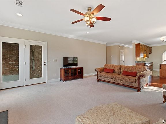 3rd image of 508 Shelby Cir