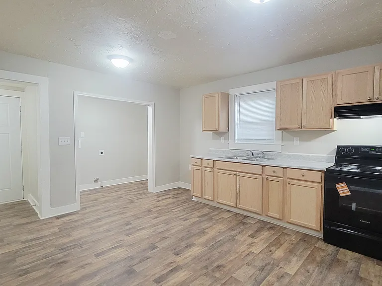 419 Pine St — Photo 3