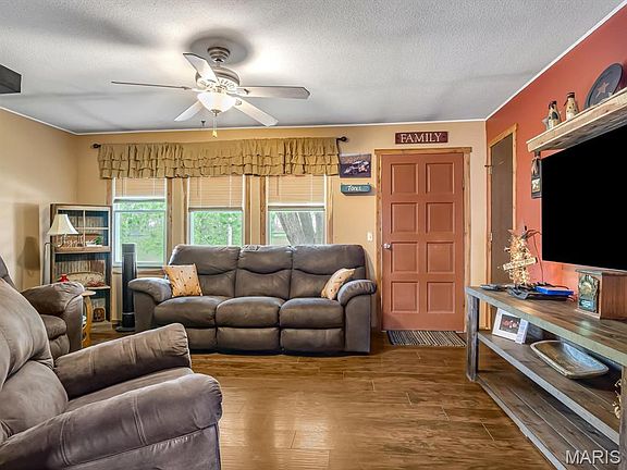 4th image of 403 Florence Dr