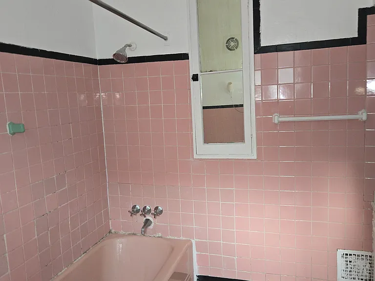 1076 Forest Rd #4 — Photo 15