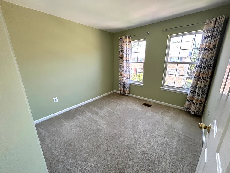 112 Longpoint Way — Photo 8