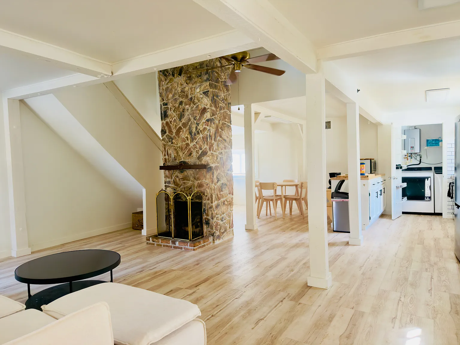 2 bed, 1372 sqft, $3,500 — Photo 3