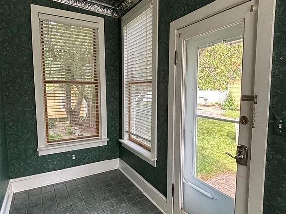 4th image of 13 Green St