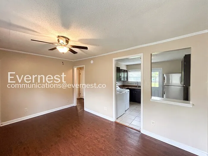 2 bed, 1.0 bath, 800 sqft, $1,045 — Photo 4