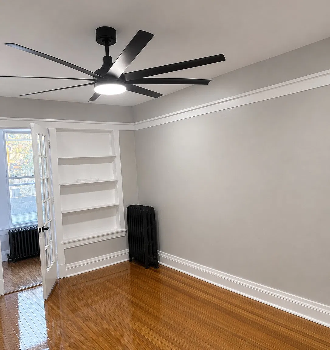 Spacious 3 Bed/2 Bath Unit in Chicago's South End - Available 7/1 - $2050 — Photo 4