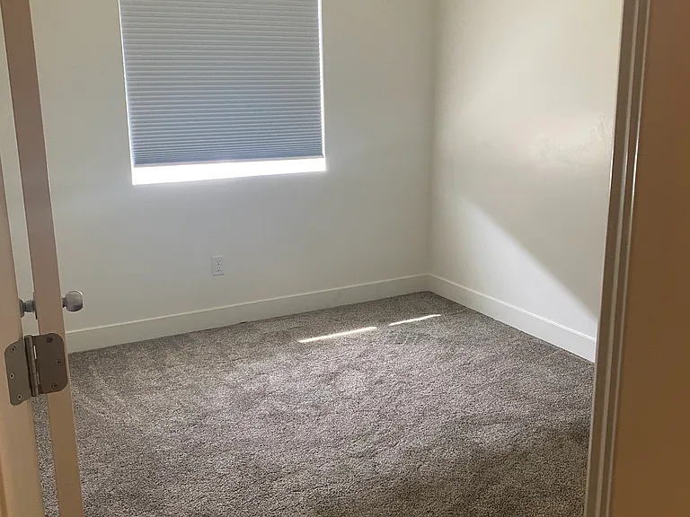 920 S 25 E — Photo 1