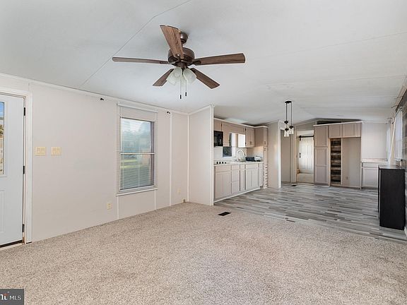 4th image of 82 Buttonwood Dr