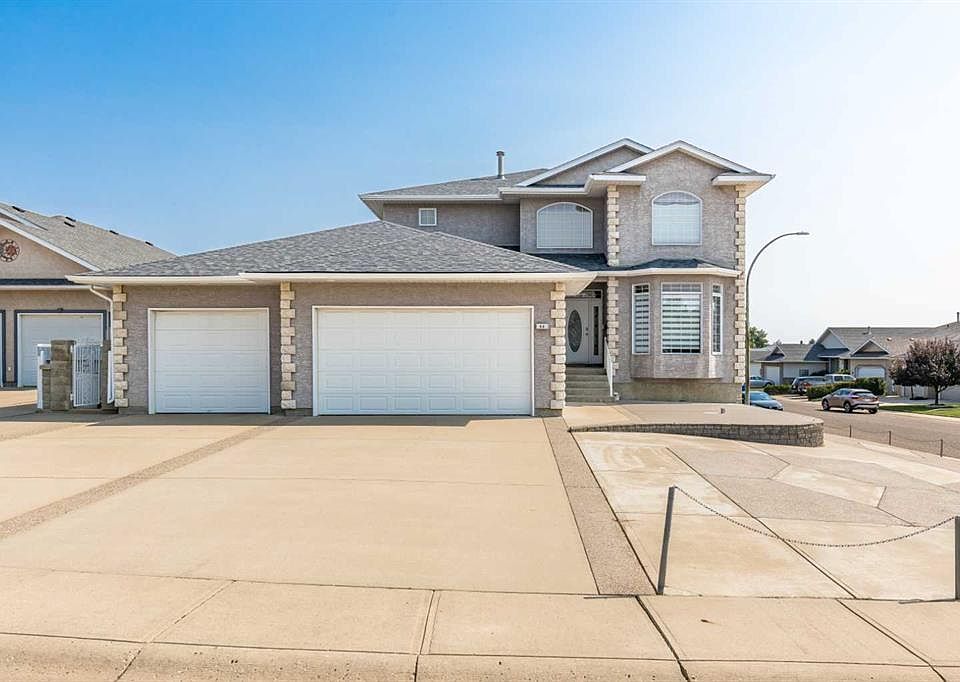 1st image of 22 Turner Cres SE
