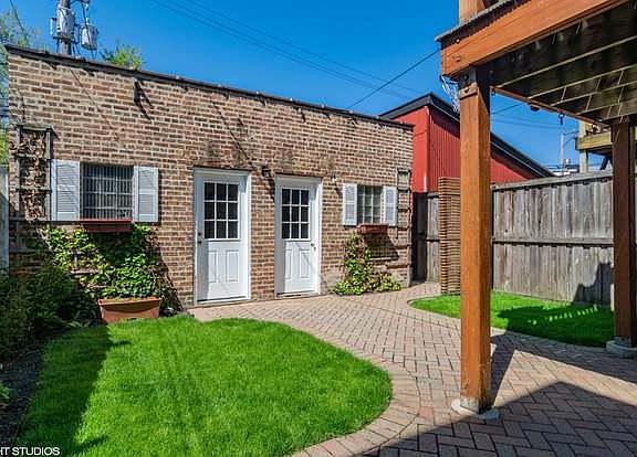 2nd image of 1846 W Superior St #1