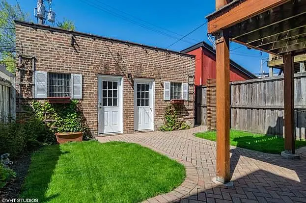 1846 W Superior St #1 — Photo 2