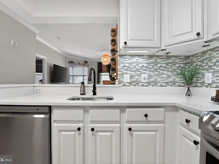 23 Pierside Dr #215 — Photo 12