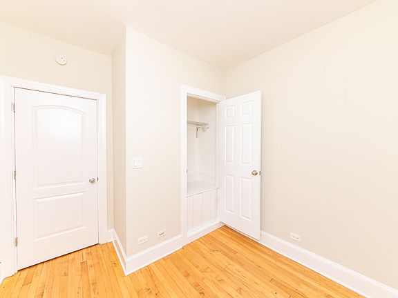 5th image of 2700 N Artesian Ave #2