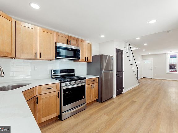 2nd image of 1736 N Lecount St